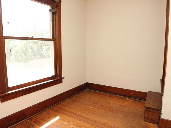 5th image of 637 Mathews St Ste 201
