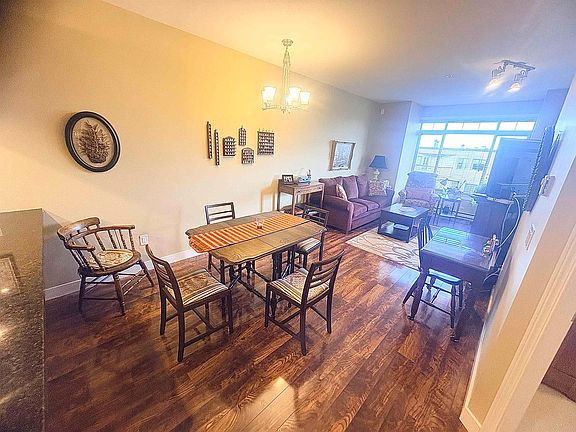 4th image of 11887 Burnett St #312