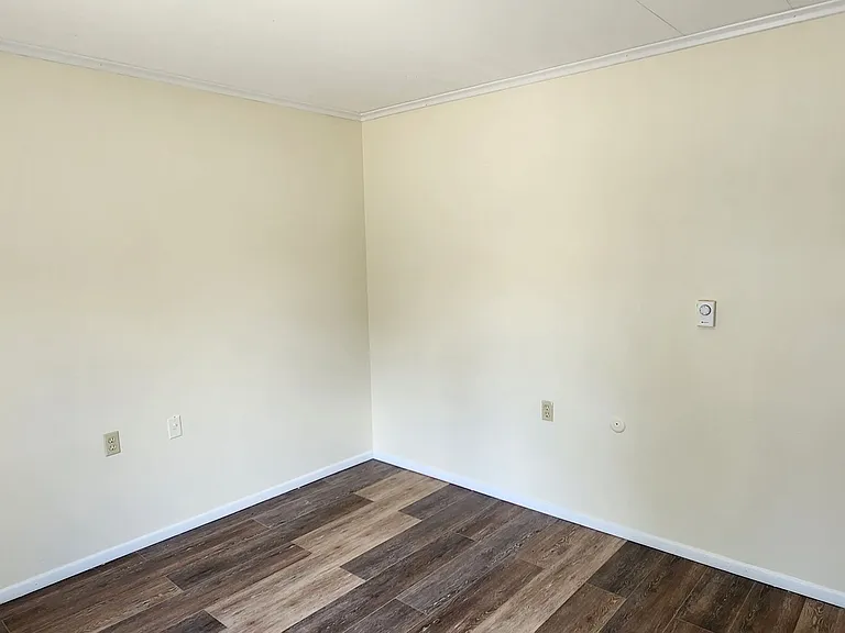 39 Medbury Ave — Photo 9