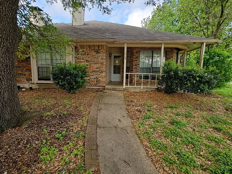 715 Penn Pl — Photo 6
