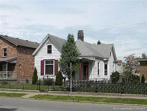 1st image of 913 E Elm St