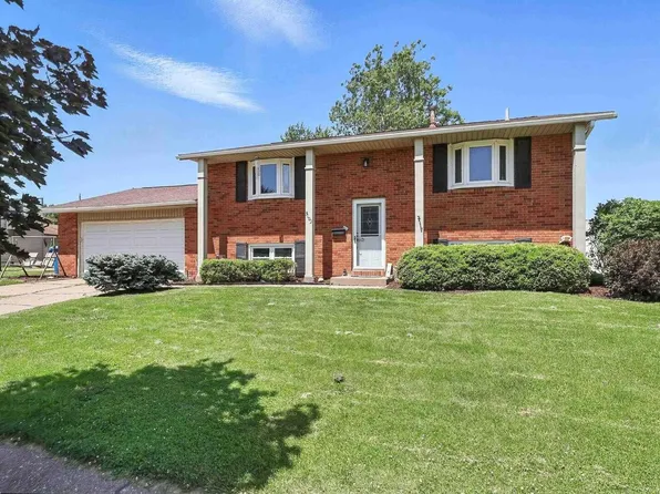 5003 49th Ave, Moline, IL 61265