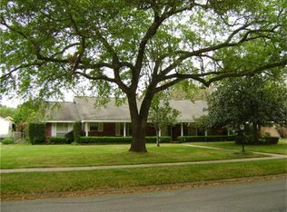 5217 Valerie St, Bellaire, TX 77401