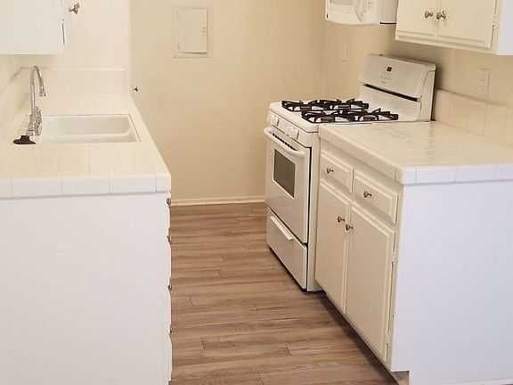 3rd image of 12710 Mitchell Ave APT 7