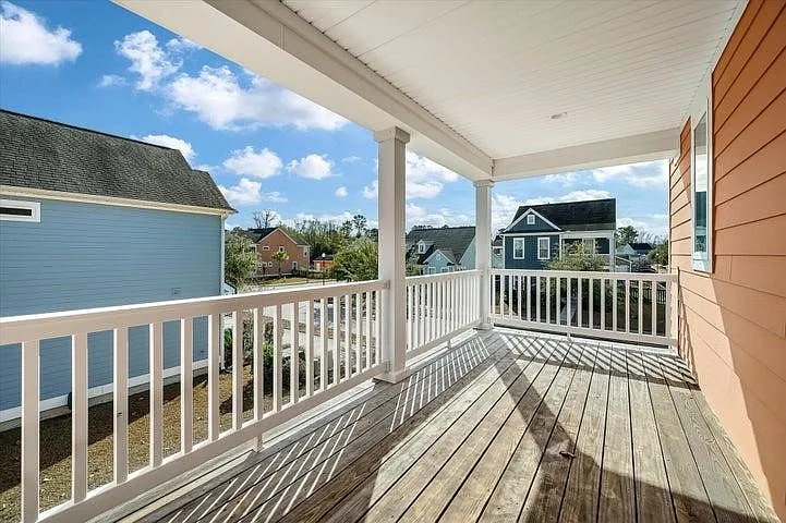 4 bed, 3.5 bath, 2600 sqft, $3,795 — Photo 2