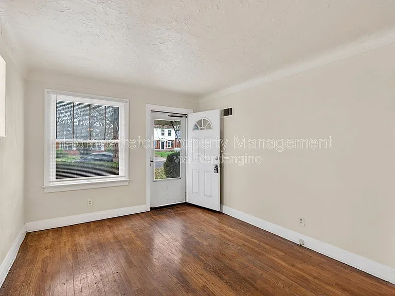 8817 Shady Grove Ave — Photo 6