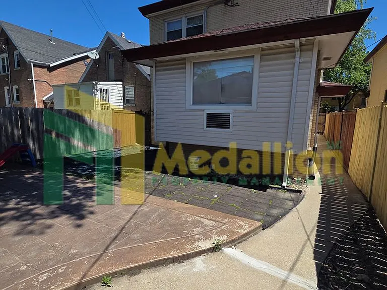 7154 S Francisco Ave — Photo 17