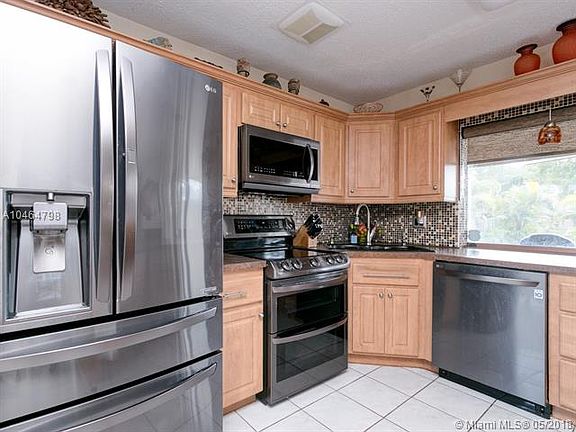 2nd image of 10400 NW 21st Ct