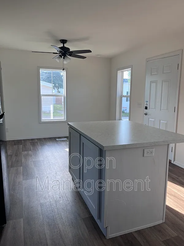 1 bed, 1.0 bath, 588 sqft, $979 — Photo 4