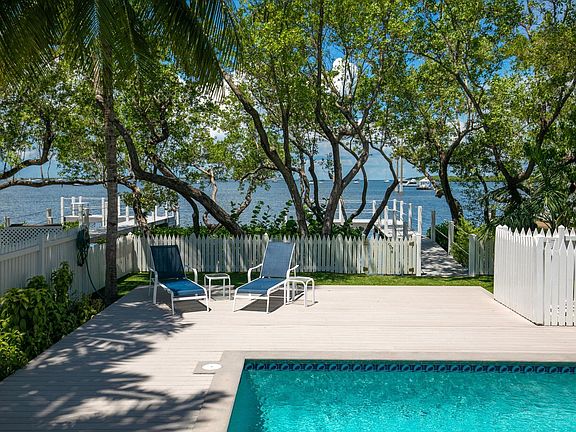 3rd image of 2623 Gulfview Dr