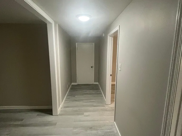 Hallway between Kitchen and Bedroom 1