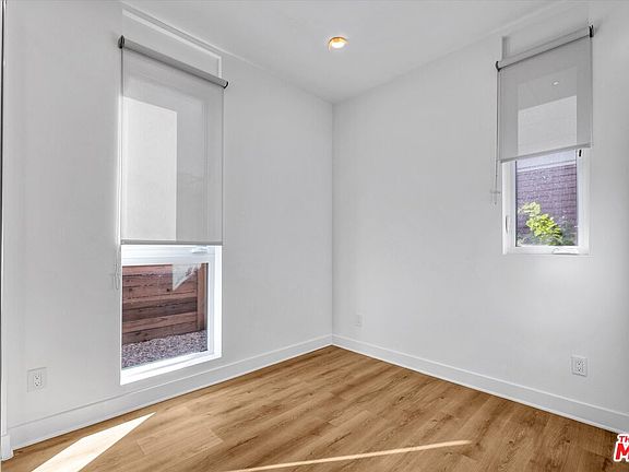 5th image of 4525 Saint Elmo Dr #45254523-1/2