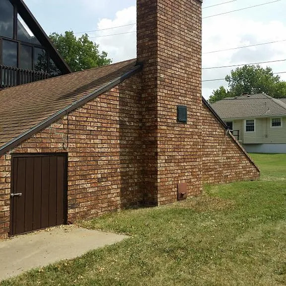 611 N Spruce St — Photo 5