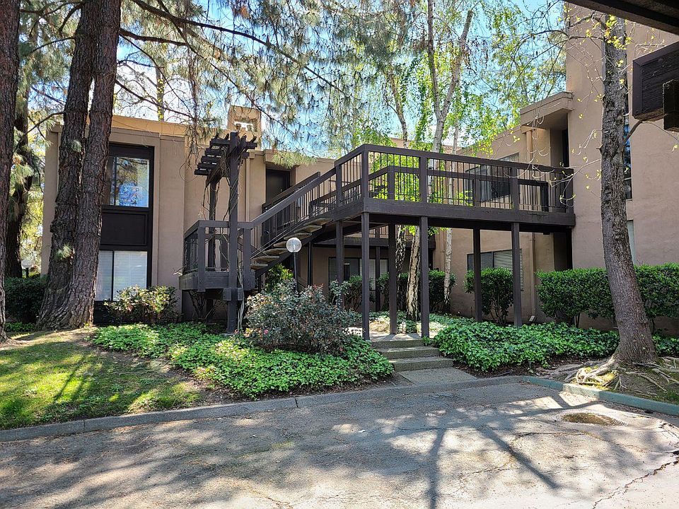 1st image of 630 Woodside Sier Unit 2
