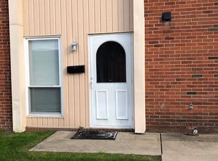530 College Park Dr, Coraopolis, PA