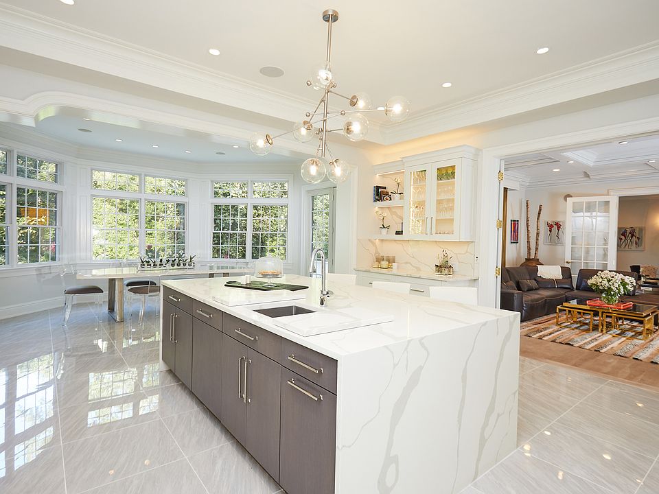 17 Woodway Lane