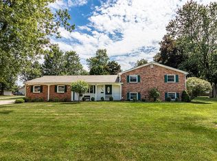 4700 Hedgewood Dr, Williamsville, NY 14221
