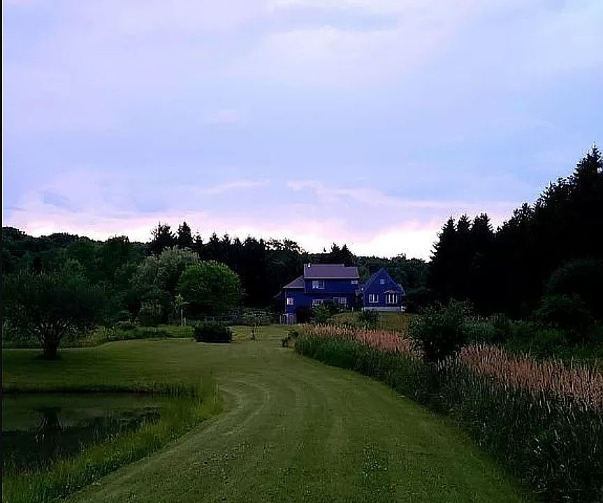 2nd image of 1569 Moland Rd
