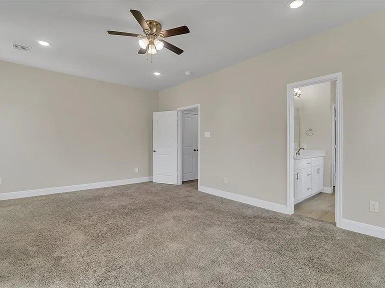 8318 Sunnyhill St — Photo 24