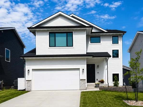 4719 167th St, Urbandale, IA 50323