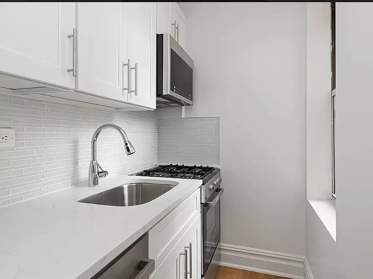 775 Riverside Dr #2A — Photo 3
