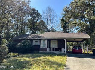 2943 Birdsong Cir, Grimesland, NC 27837