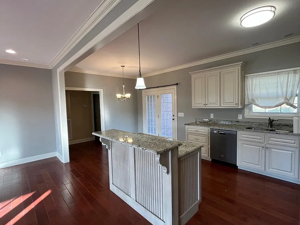 47 Hummingbird Ln