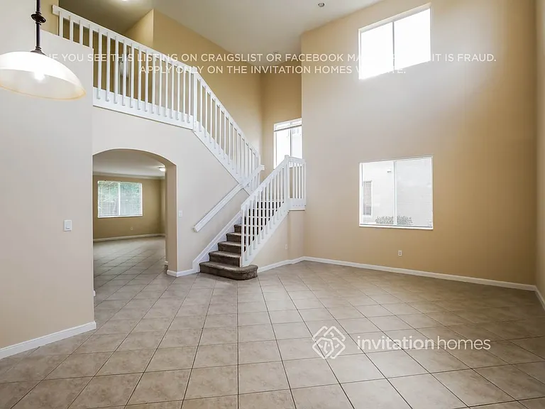 946 NW 206th St — Photo 4