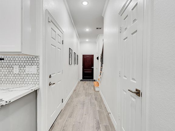5th image of 7923 Bonaire St