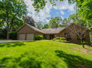 455 Eton Dr, North Barrington, IL 60010