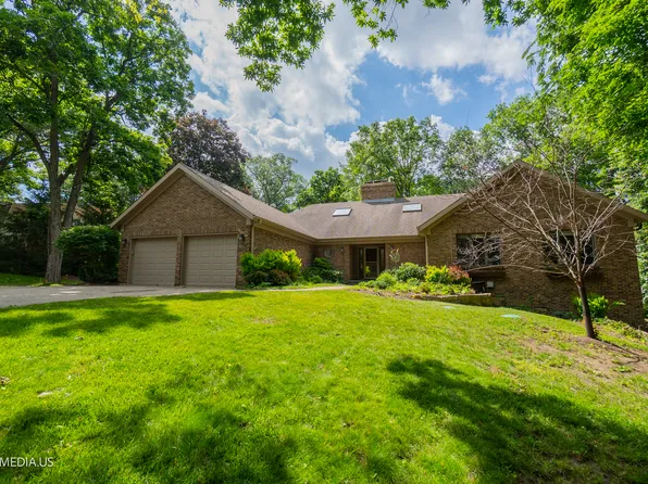 455 Eton Dr, North Barrington, IL 60010