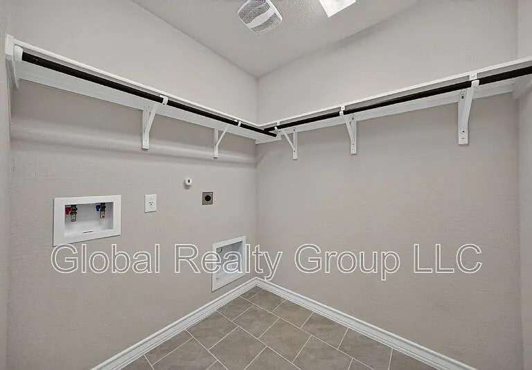 515 Diamond Shls — Photo 25
