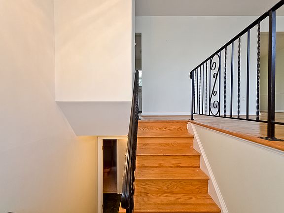 Split Foyer