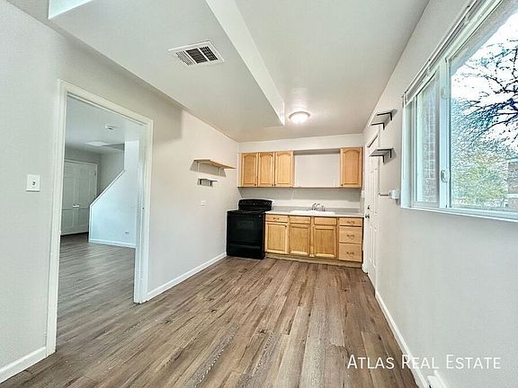 2nd image of 1853 W Mosier Pl