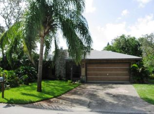 1349 Torreya Cir, North Fort Myers, FL 33917