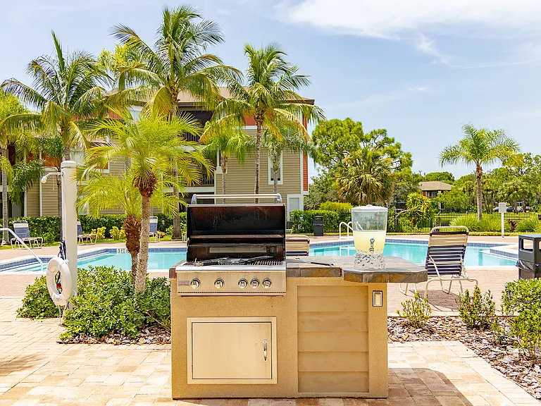 Palm Cove Apartments — Photo 73