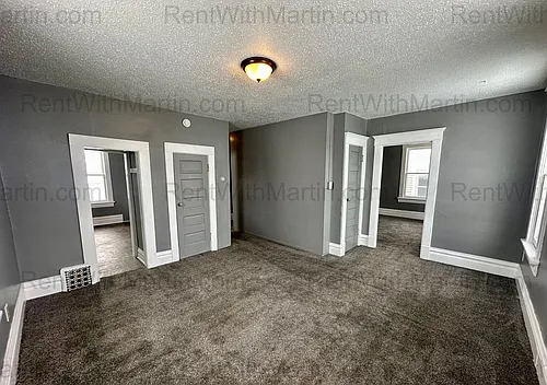 910 Mulberry St Photo 1