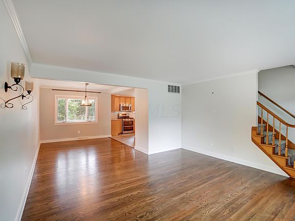 5th image of 105 Larrimer Ave