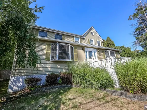 315 Magnolia Ave, Hillsdale, NJ 07642