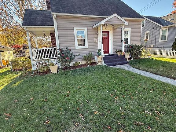 3rd image of 103 4th Ave SE