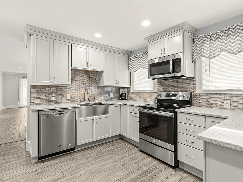 72 Windsor Rd #2
