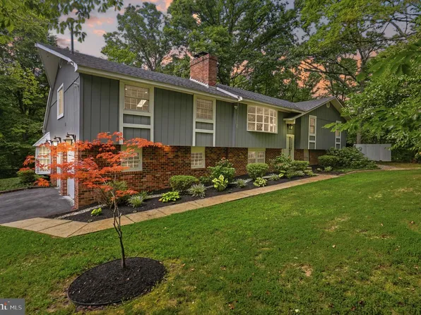 2110 Hallmark Dr, Gambrills, MD 21054