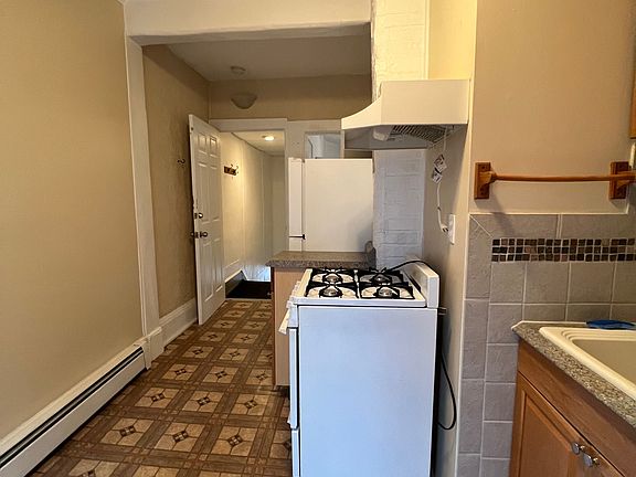 4th image of 97 Hampshire St #2