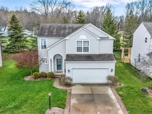 9788 Nicole Ln, Olmsted Township, OH 44138