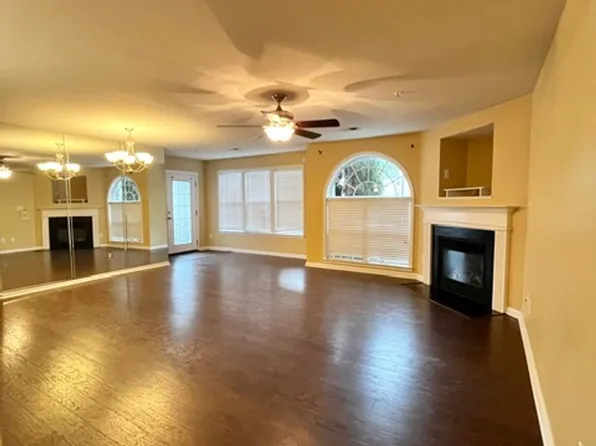 4702 Pennoak Ln, Greensboro, NC 27409