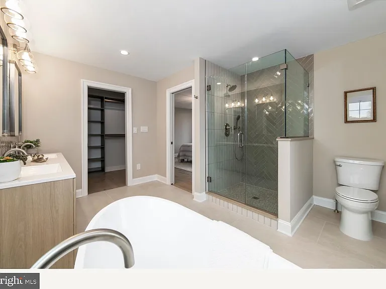 1833 W High St — Photo 28
