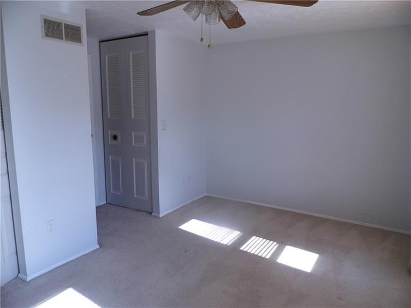 HUGE BEDROOM - 3RD FLR UNIT