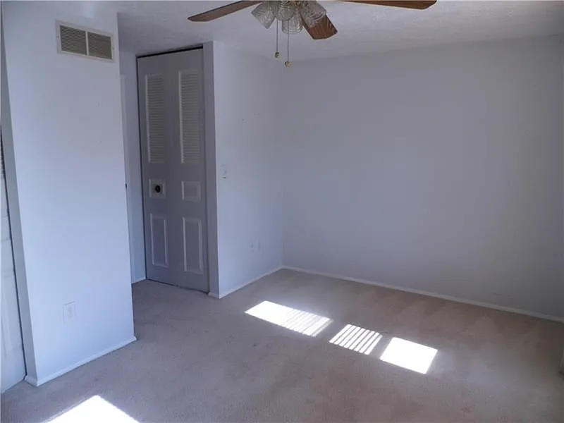 HUGE BEDROOM - 3RD FLR UNIT