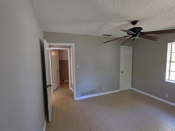 5th image of 2325 W Bond St