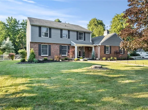 70 Cricket Ln, East Amherst, NY 14051